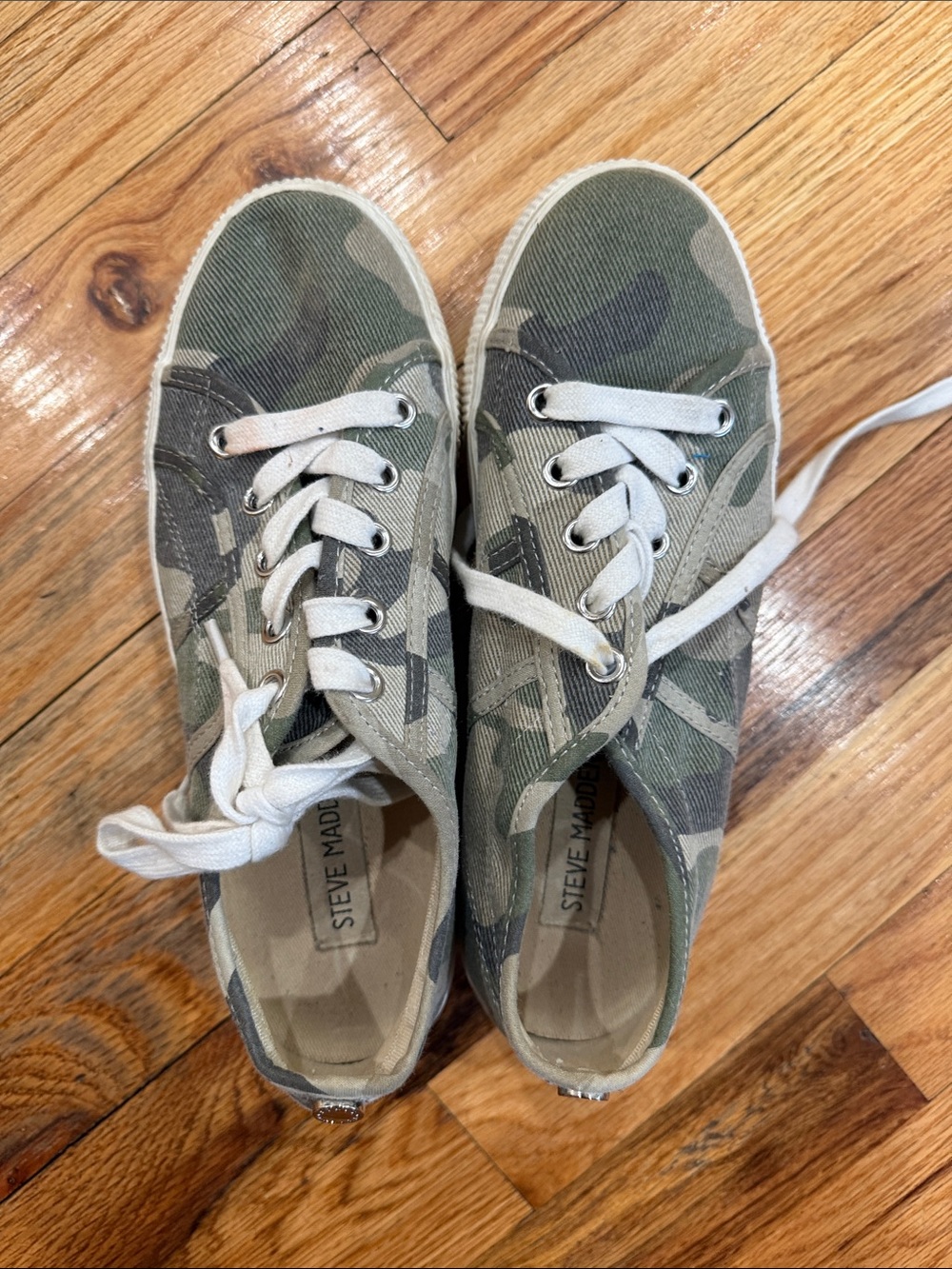Steve Madden Camo Low-Top Canvas Sneakers - platform Green & Khaki